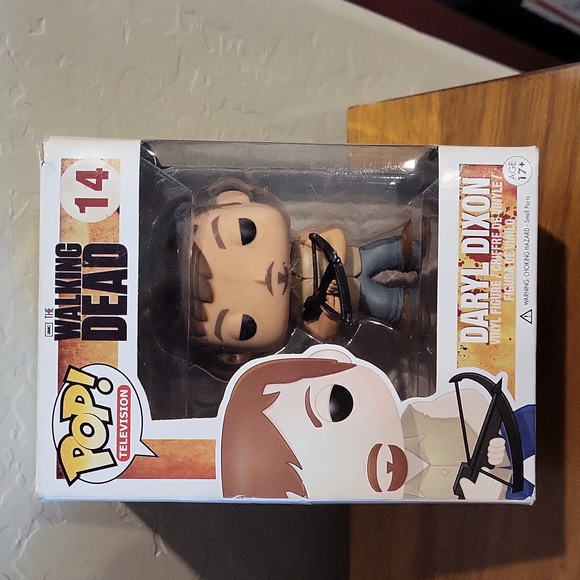 Funko Pop TV: The Walking Dead - Daryl Dixon with Crossbow #14 Vinyl Figure - Picture 2 of 8